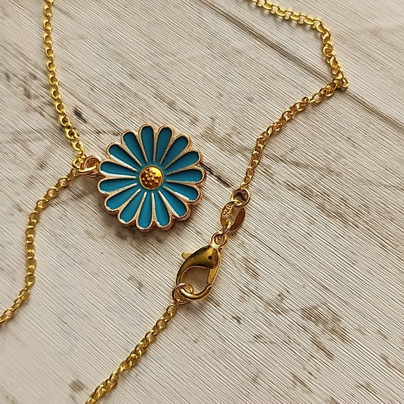 🔵HIPPIE FLOWER 925S 18 inch gold Plated chain Flower necklace - Picture 2 of 3